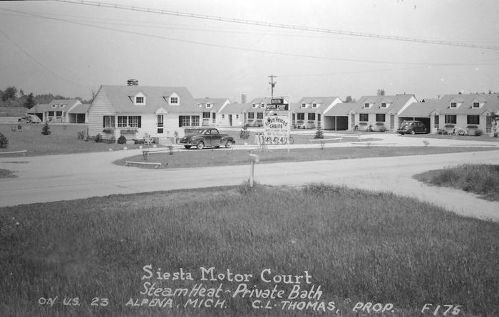 Siesta Motor Court - Old Postcard 0 (newer photo)